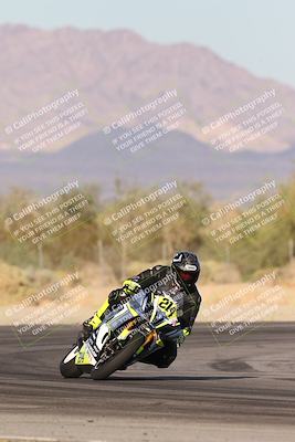 media/Nov-02-2025-CVMA (Sun) [[337aff29ab]]/Race 17-Amateur Supersport Middleweight/